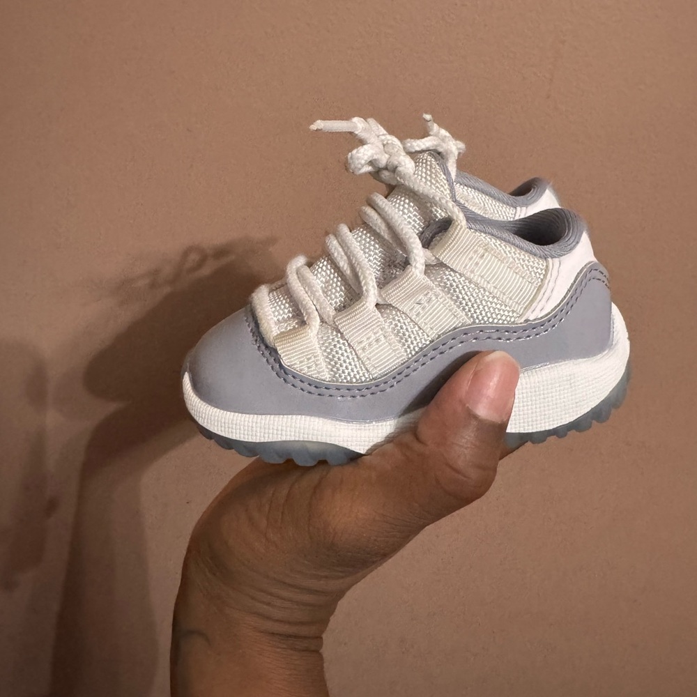 Jordan Kids Sneakers in Gray and Cream